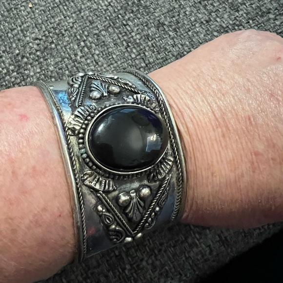 Cuff style bracelet - Picture 2 of 2